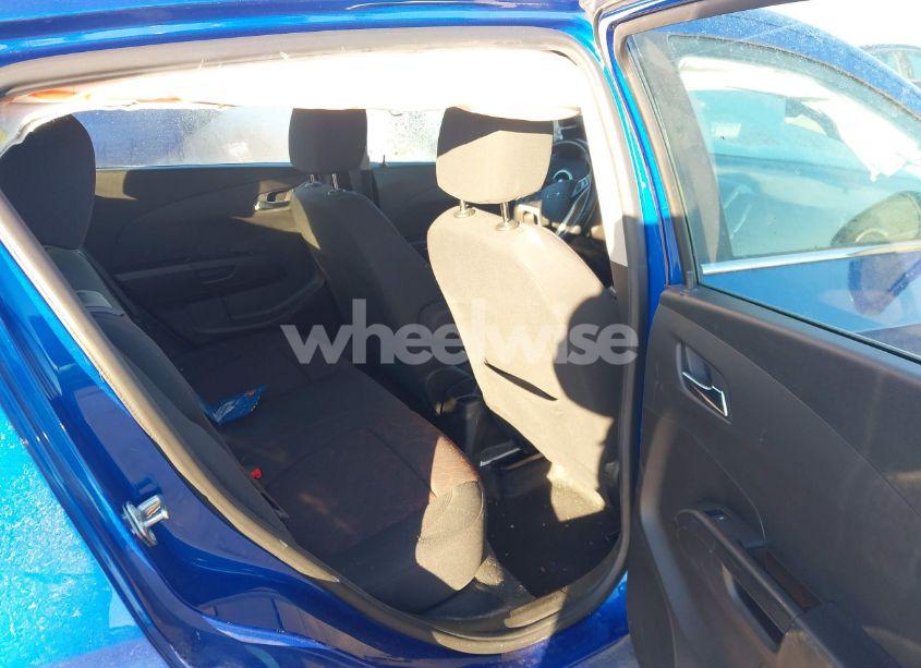 Photo 8 of 2018 Chevrolet Sonic LT AUTO (VIN 1G1JD6SH0J4104456)