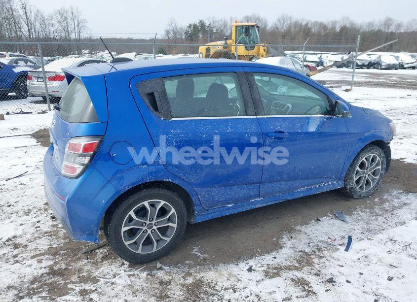 Photo 13 of 2018 Chevrolet Sonic LT AUTO (VIN 1G1JD6SH3J4140044)