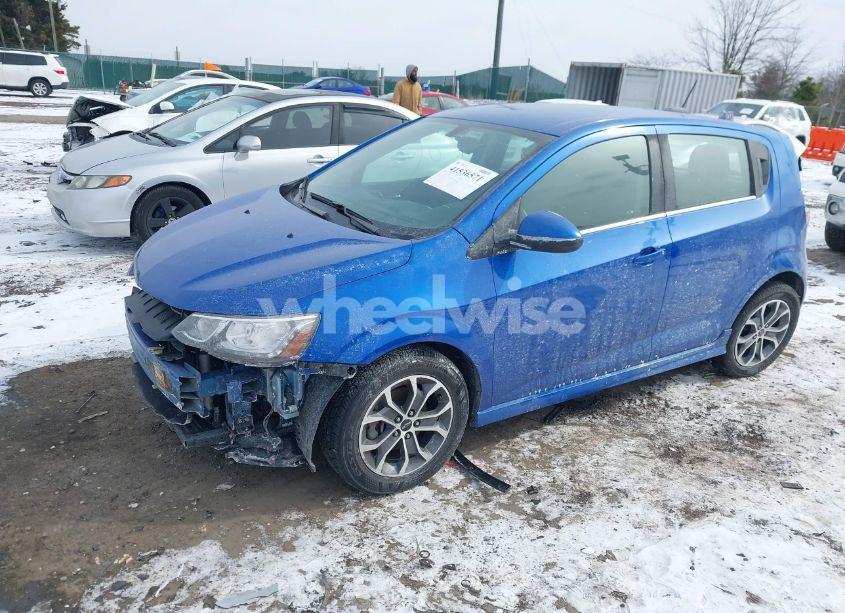 Photo 2 of 2018 Chevrolet Sonic LT AUTO (VIN 1G1JD6SH3J4140044)