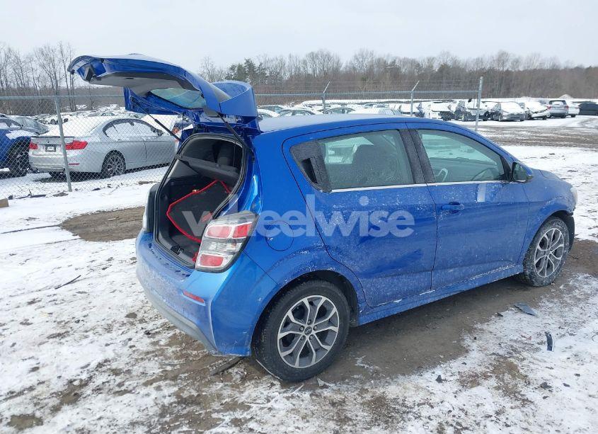 Photo 4 of 2018 Chevrolet Sonic LT AUTO (VIN 1G1JD6SH3J4140044)