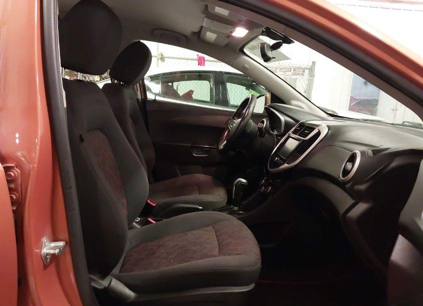 Photo 5 of 2017 Chevrolet Sonic LT AUTO (VIN 1G1JD6SH4H4119911)