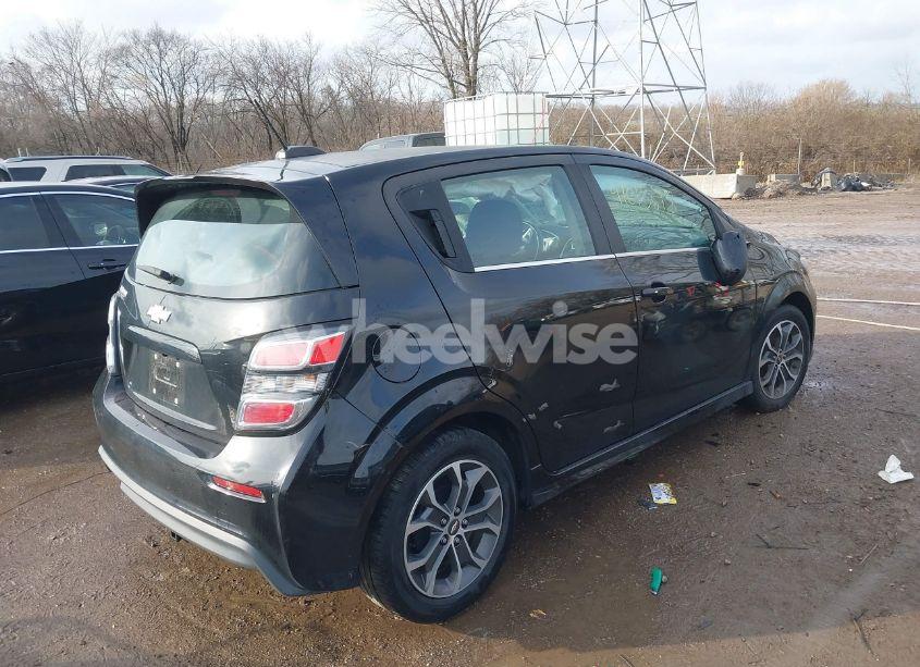 Photo 4 of 2017 Chevrolet Sonic LT AUTO (VIN 1G1JD6SH4H4129581)