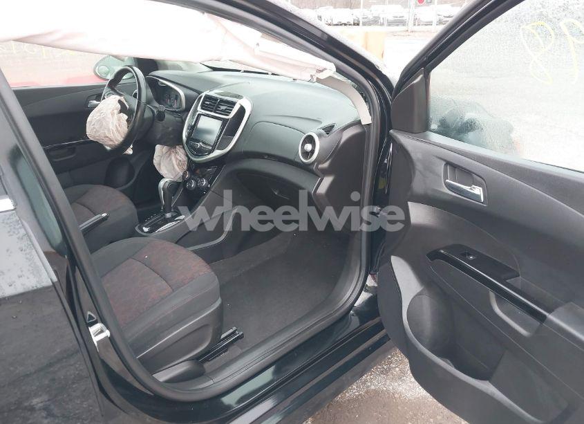 Photo 5 of 2017 Chevrolet Sonic LT AUTO (VIN 1G1JD6SH4H4129581)