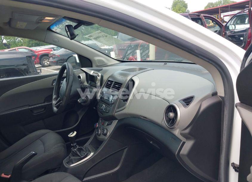 Photo 5 of 2012 Chevrolet Sonic 1LT (VIN 1G1JD6SH6C4232414)