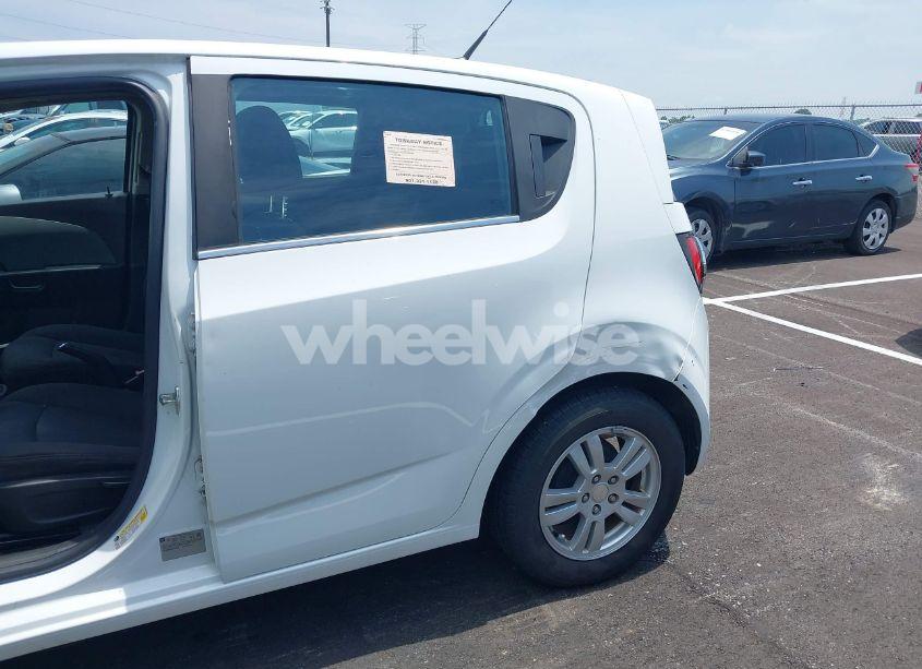 Photo 6 of 2012 Chevrolet Sonic 1LT (VIN 1G1JD6SH6C4232414)