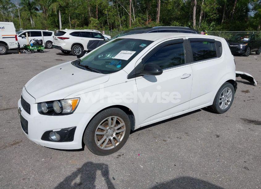 Photo 2 of 2013 Chevrolet Sonic LT MANUAL (VIN 1G1JD6SH7D4197108)