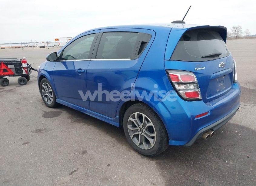 Photo 3 of 2018 Chevrolet Sonic LT AUTO (VIN 1G1JD6SH7J4114692)