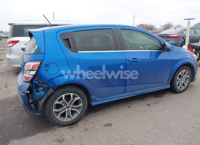 Photo 4 of 2018 Chevrolet Sonic LT AUTO (VIN 1G1JD6SH7J4114692)