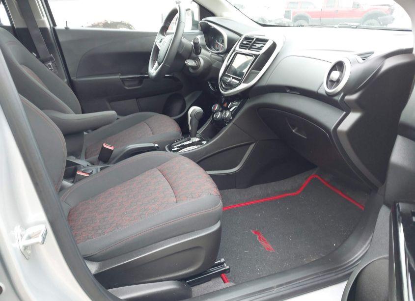 Photo 5 of 2018 Chevrolet Sonic LT AUTO (VIN 1G1JD6SH8J4124518)