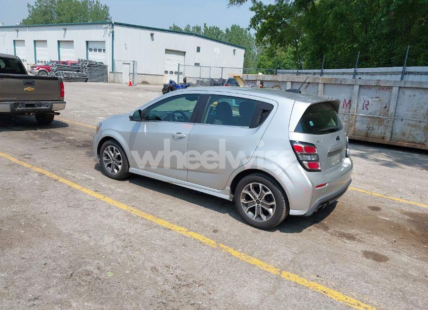 Photo 3 of 2018 Chevrolet Sonic LT AUTO (VIN 1G1JD6SHXJ4125976)