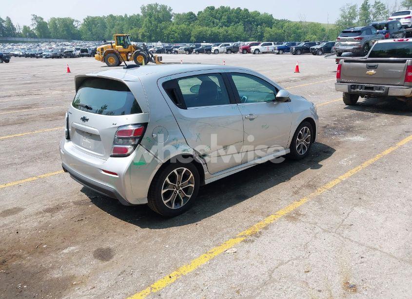 Photo 4 of 2018 Chevrolet Sonic LT AUTO (VIN 1G1JD6SHXJ4125976)