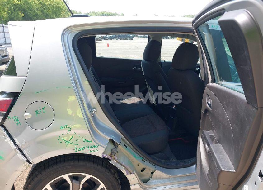 Photo 8 of 2018 Chevrolet Sonic LT AUTO (VIN 1G1JD6SHXJ4125976)