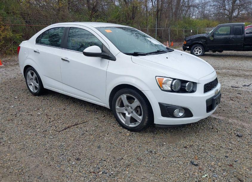 2015 Chevrolet Sonic LTZ AUTO (VIN 1G1JE5SB0F4102149) main photo