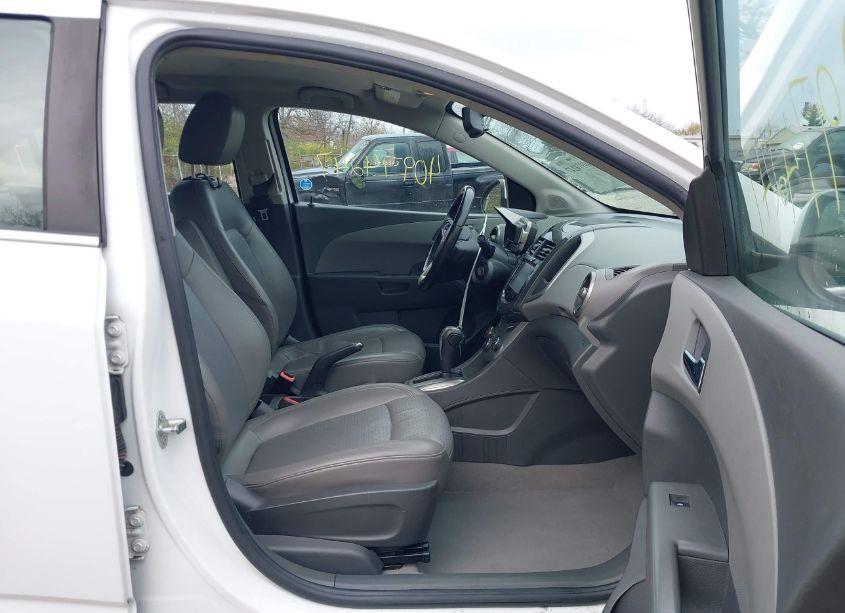 Photo 5 of 2015 Chevrolet Sonic LTZ AUTO (VIN 1G1JE5SB0F4102149)