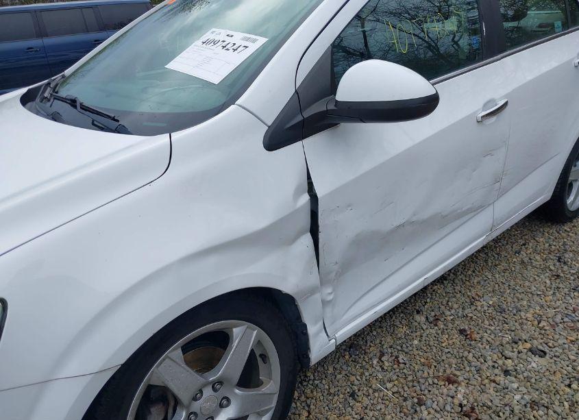 Photo 6 of 2015 Chevrolet Sonic LTZ AUTO (VIN 1G1JE5SB0F4102149)