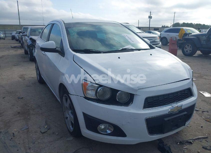 2015 Chevrolet Sonic LTZ AUTO (VIN 1G1JE5SB0F4107545) main photo