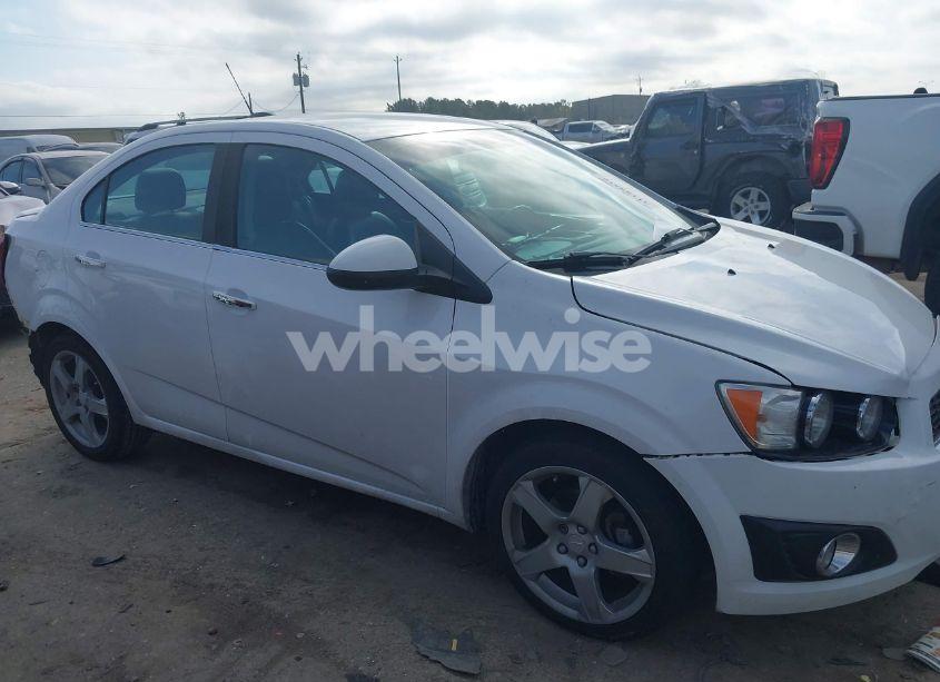 Photo 13 of 2015 Chevrolet Sonic LTZ AUTO (VIN 1G1JE5SB0F4107545)