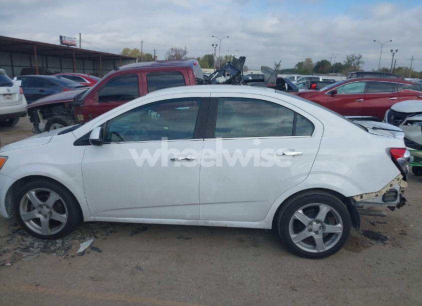 Photo 14 of 2015 Chevrolet Sonic LTZ AUTO (VIN 1G1JE5SB0F4107545)