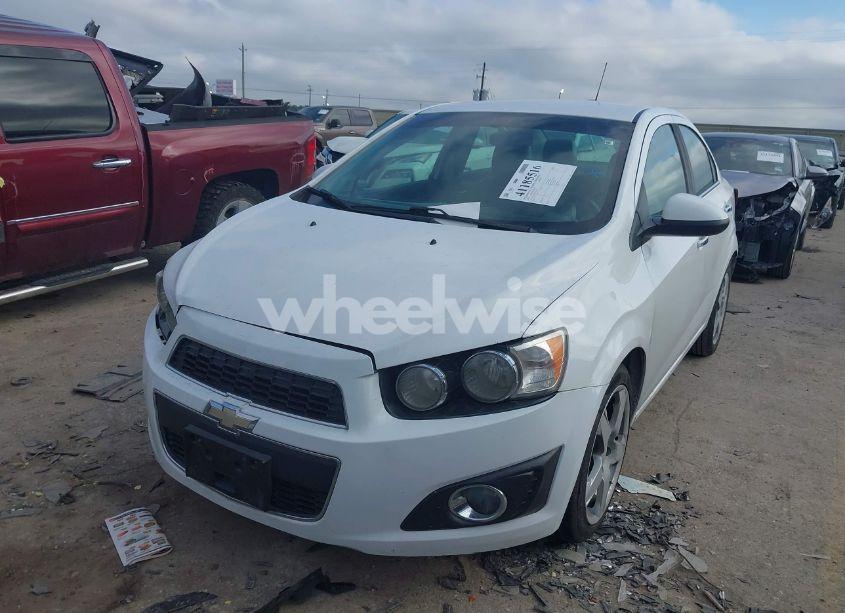 Photo 2 of 2015 Chevrolet Sonic LTZ AUTO (VIN 1G1JE5SB0F4107545)