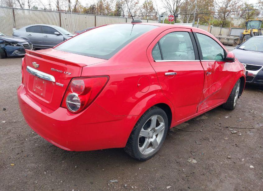 Photo 4 of 2015 Chevrolet Sonic LTZ AUTO (VIN 1G1JE5SB0F4110736)
