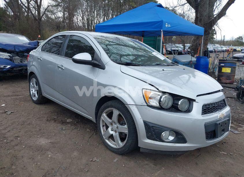 2015 Chevrolet Sonic LTZ AUTO (VIN 1G1JE5SB0F4209024) main photo