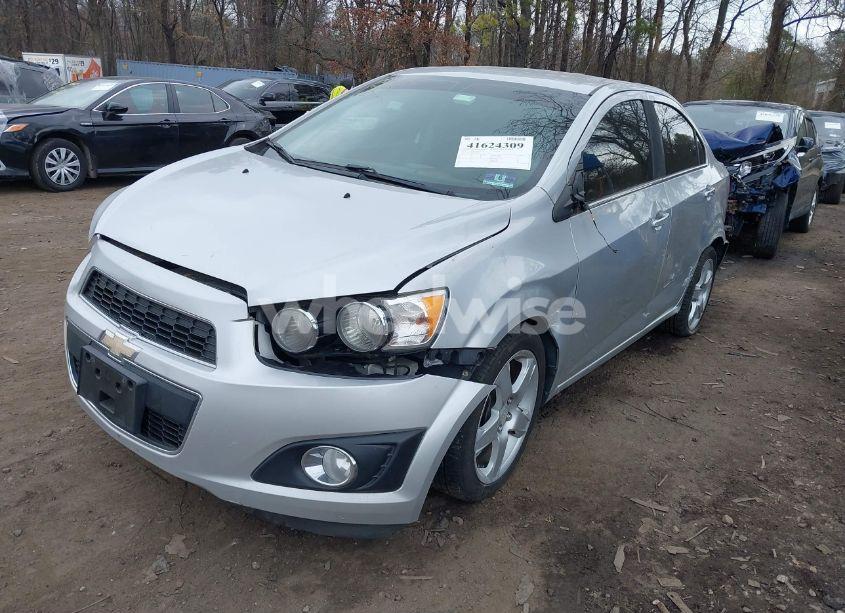 Photo 2 of 2015 Chevrolet Sonic LTZ AUTO (VIN 1G1JE5SB0F4209024)