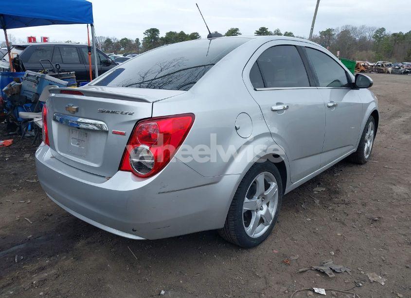 Photo 4 of 2015 Chevrolet Sonic LTZ AUTO (VIN 1G1JE5SB0F4209024)