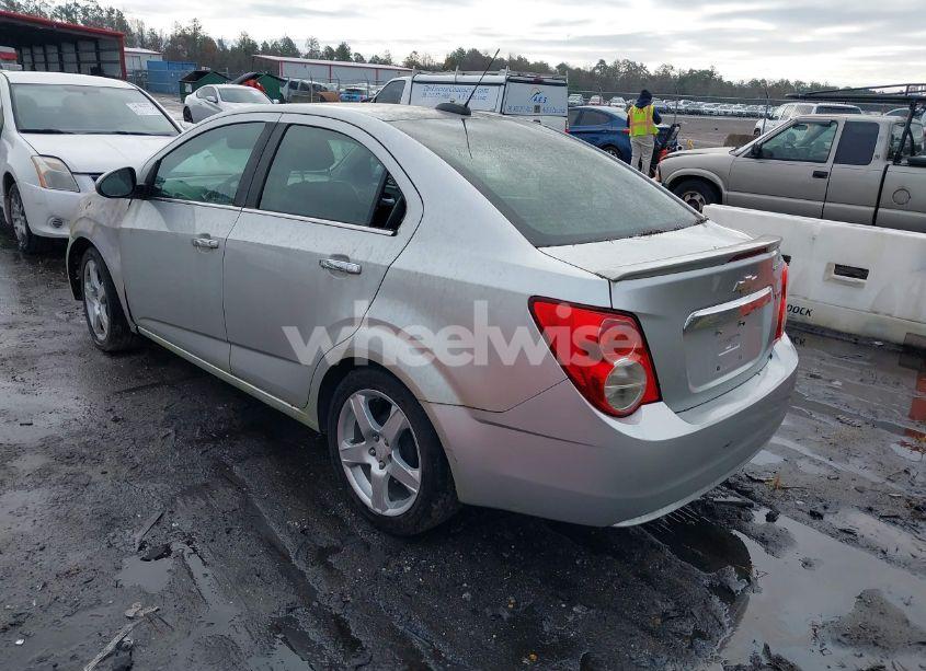 Photo 3 of 2016 Chevrolet Sonic LTZ AUTO (VIN 1G1JE5SB0G4159100)