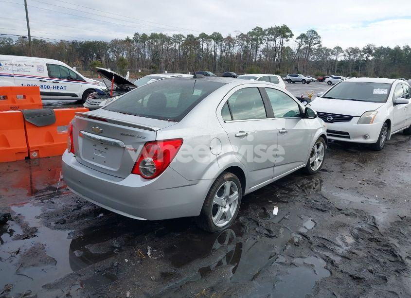 Photo 4 of 2016 Chevrolet Sonic LTZ AUTO (VIN 1G1JE5SB0G4159100)