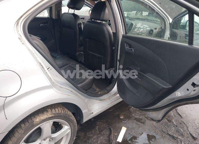 Photo 8 of 2016 Chevrolet Sonic LTZ AUTO (VIN 1G1JE5SB0G4159100)