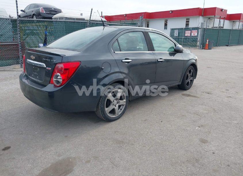 Photo 4 of 2014 Chevrolet Sonic LTZ AUTO (VIN 1G1JE5SB1E4200234)