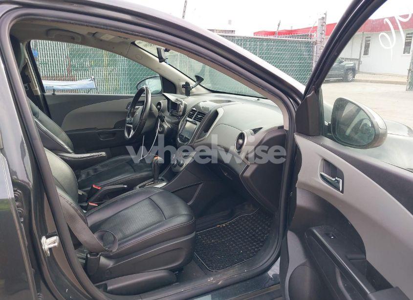 Photo 5 of 2014 Chevrolet Sonic LTZ AUTO (VIN 1G1JE5SB1E4200234)