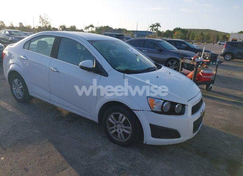 2015 Chevrolet Sonic LTZ AUTO (VIN 1G1JE5SB1F4142871) main photo
