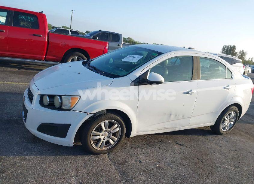 Photo 6 of 2015 Chevrolet Sonic LTZ AUTO (VIN 1G1JE5SB1F4142871)