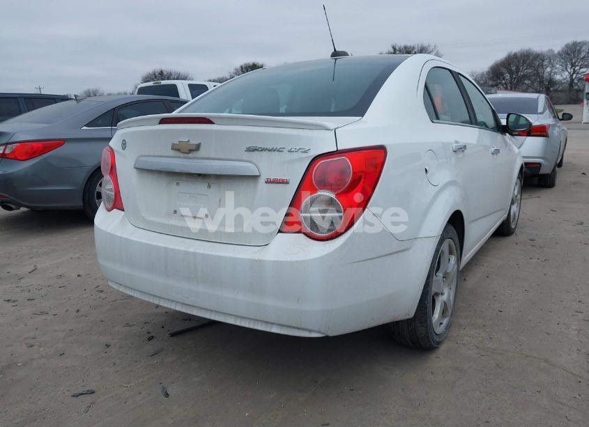 Photo 4 of 2016 Chevrolet Sonic LTZ AUTO (VIN 1G1JE5SB1G4135257)