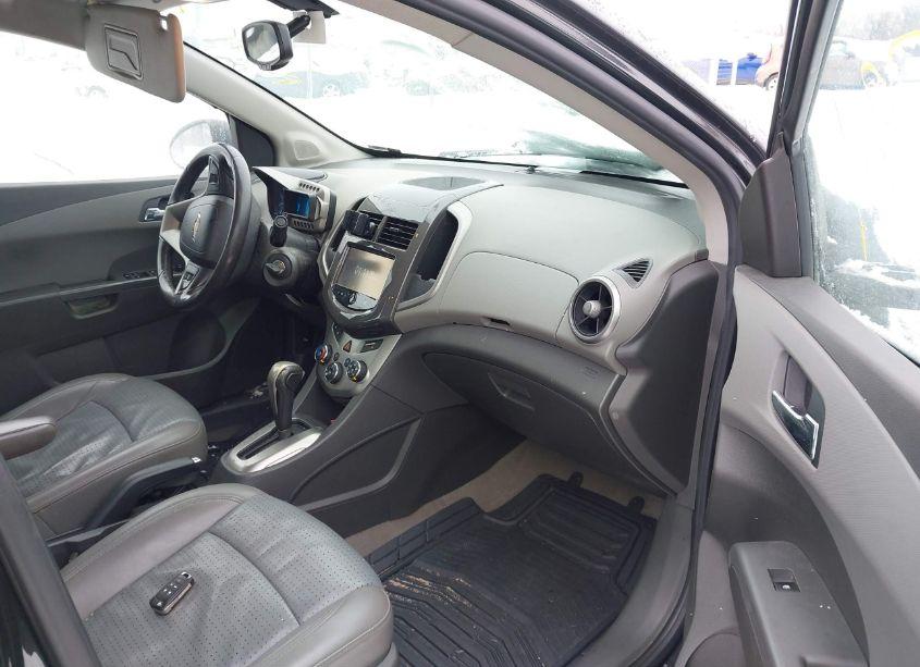 Photo 5 of 2015 Chevrolet Sonic LTZ AUTO (VIN 1G1JE5SB2F4112973)