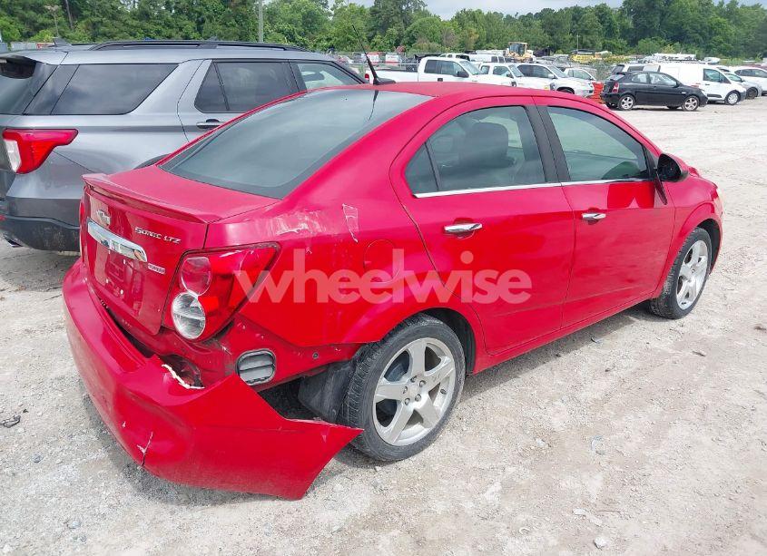 Photo 4 of 2013 Chevrolet Sonic LTZ AUTO (VIN 1G1JE5SB3D4186223)