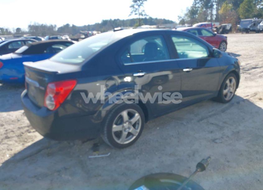 Photo 4 of 2015 Chevrolet Sonic LTZ AUTO (VIN 1G1JE5SB3F4195152)