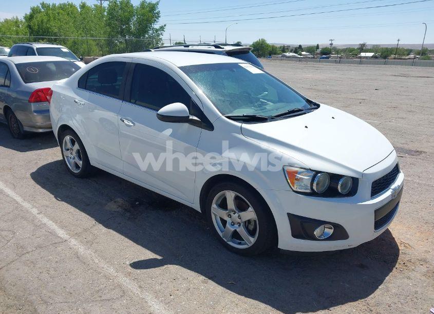 2015 Chevrolet Sonic LTZ AUTO (VIN 1G1JE5SB4F4190817) main photo