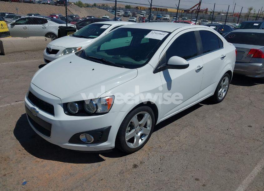 Photo 2 of 2015 Chevrolet Sonic LTZ AUTO (VIN 1G1JE5SB4F4190817)