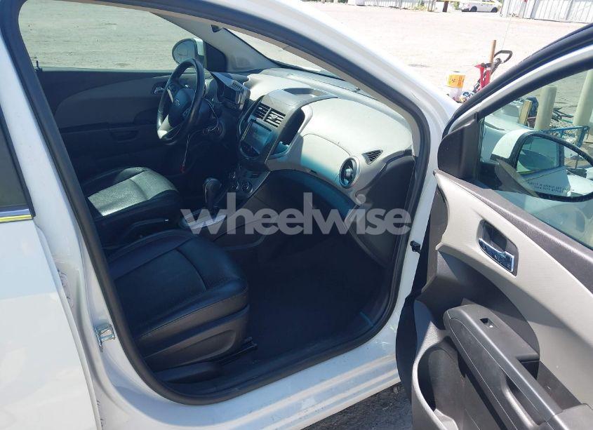 Photo 5 of 2015 Chevrolet Sonic LTZ AUTO (VIN 1G1JE5SB4F4190817)