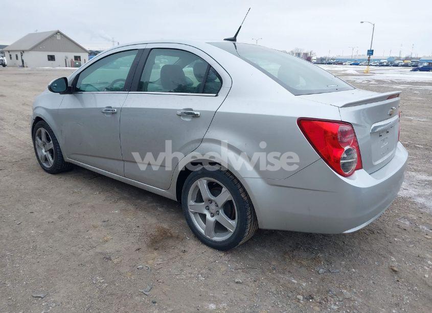 Photo 3 of 2014 Chevrolet Sonic LTZ AUTO (VIN 1G1JE5SB6E4218485)