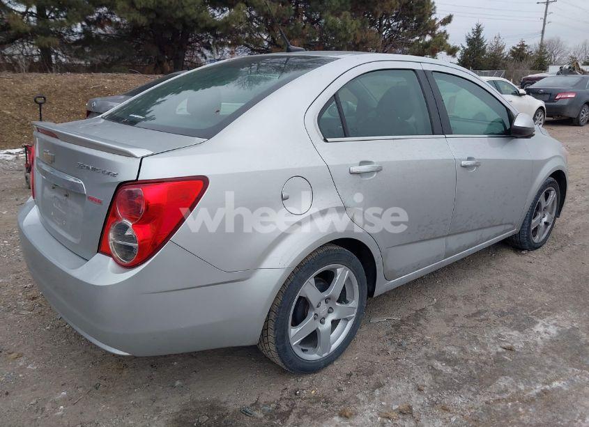 Photo 4 of 2014 Chevrolet Sonic LTZ AUTO (VIN 1G1JE5SB6E4218485)