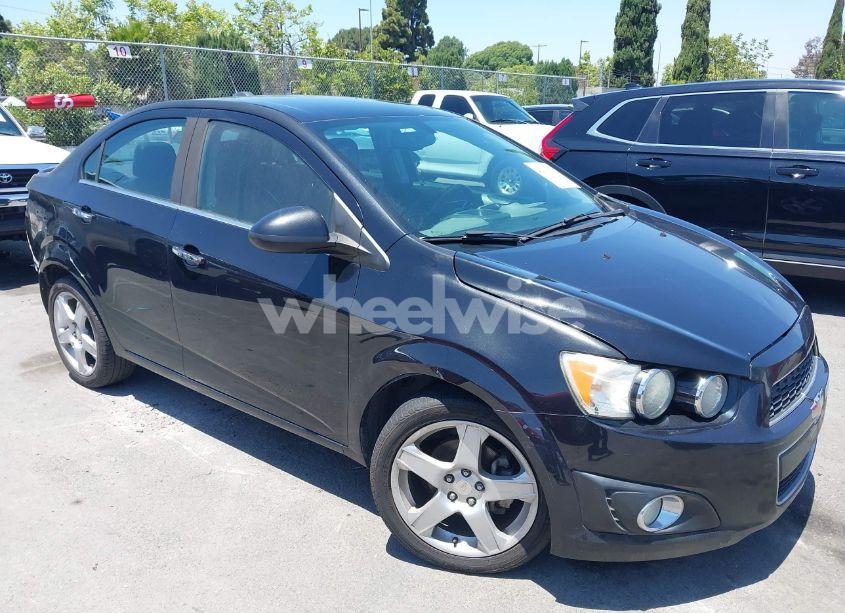 2015 Chevrolet Sonic LTZ AUTO (VIN 1G1JE5SB6F4192956) main photo