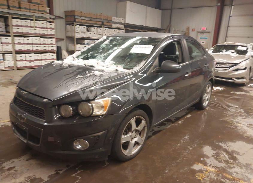 Photo 2 of 2014 Chevrolet Sonic LTZ AUTO (VIN 1G1JE5SB7E4233500)