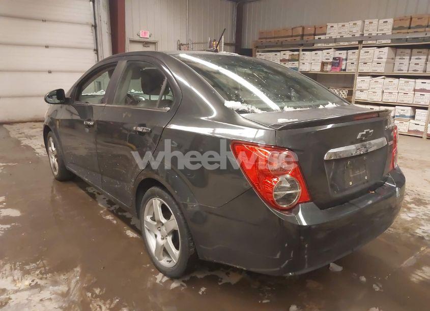 Photo 3 of 2014 Chevrolet Sonic LTZ AUTO (VIN 1G1JE5SB7E4233500)