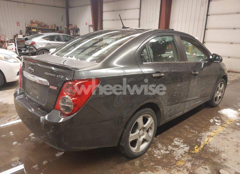 Photo 4 of 2014 Chevrolet Sonic LTZ AUTO (VIN 1G1JE5SB7E4233500)