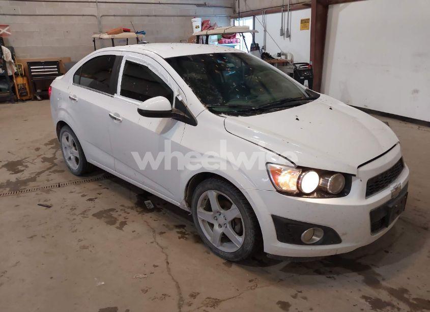2015 Chevrolet Sonic (VIN 1G1JE5SB7F4121961) main photo