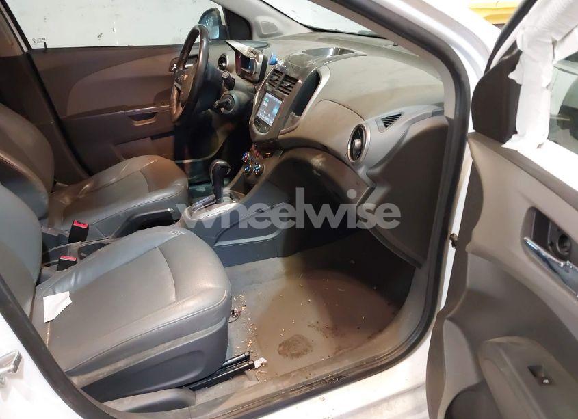 Photo 5 of 2015 Chevrolet Sonic (VIN 1G1JE5SB7F4121961)