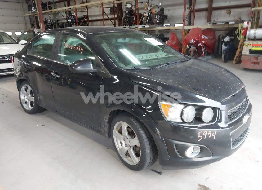 2015 Chevrolet Sonic LTZ AUTO (VIN 1G1JE5SB7F4144348) main photo